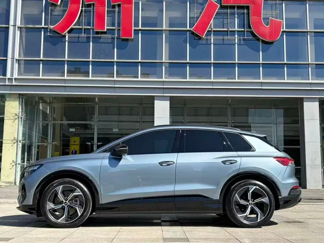 Audi Q4 e-tron — Фото автомобиля 2