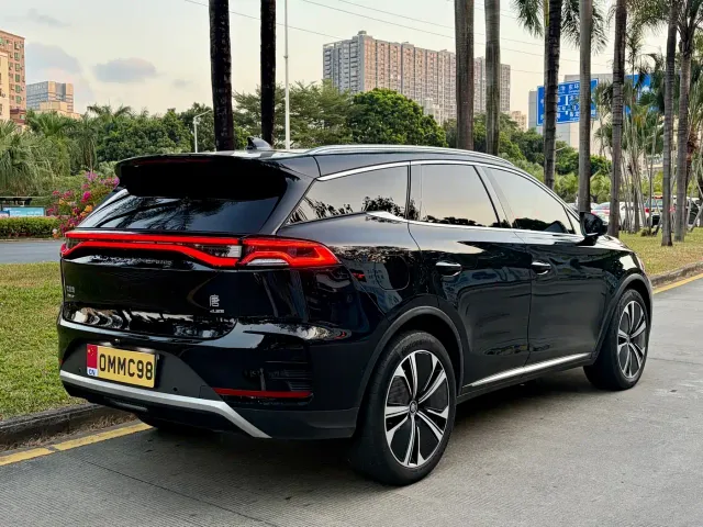 BYD Tang — Фото автомобиля 4