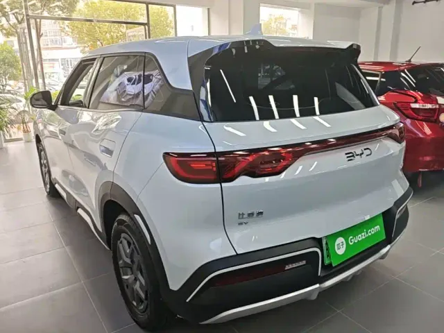 BYD Yuan UP — Фото автомобиля 4