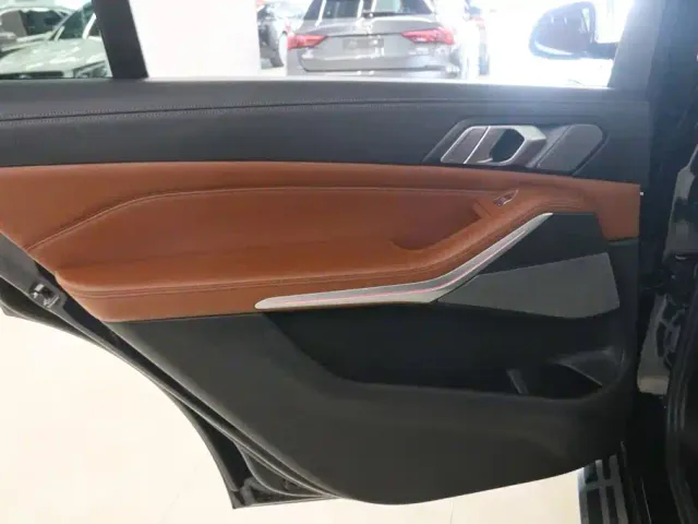 BMW X7 — Фото автомобиля 19