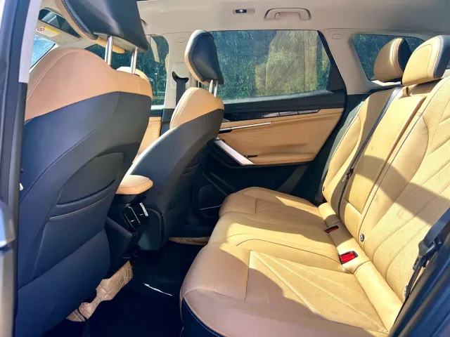 Geely Boyue L — Фото автомобиля 10