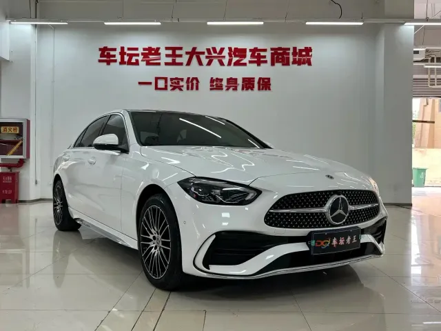 Mercedes-Benz C-Class — Фото автомобиля 3