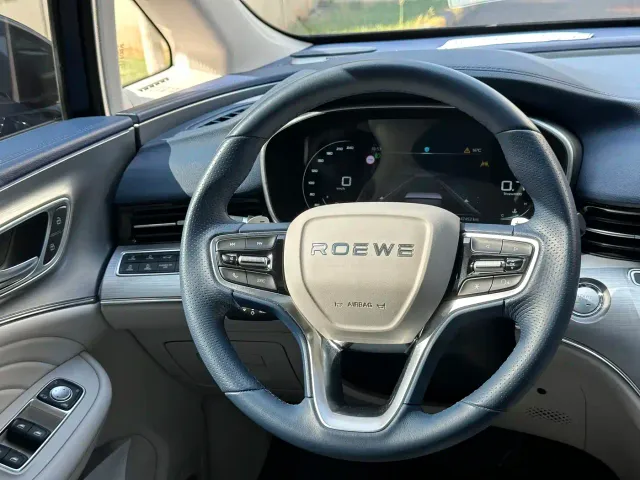 Roewe iMAX8 — Фото автомобиля 29