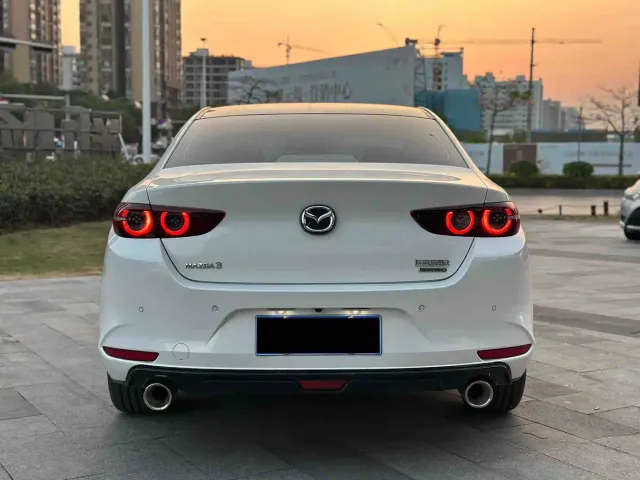 Mazda Axela — Фото автомобиля 5