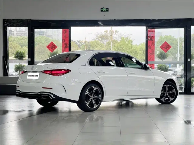 Mercedes-Benz C-Class — Фото автомобиля 15