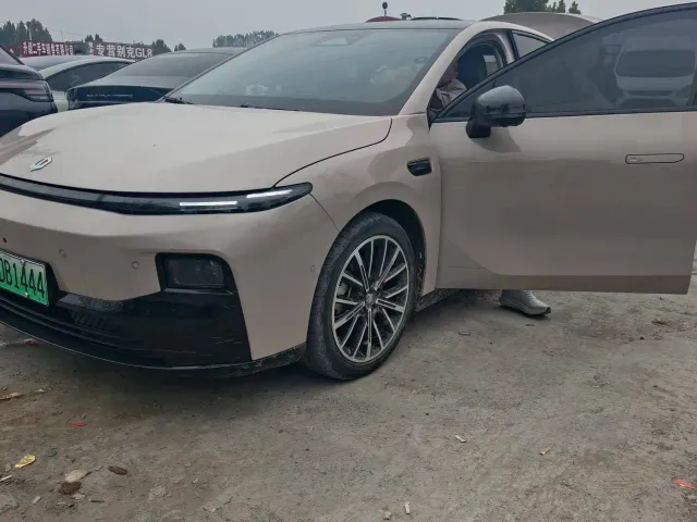 Фотография автомобиля — Leapmotor B01