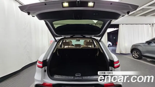 Genesis GV70 2.5T Бензин AWD — Фото автомобиля 17