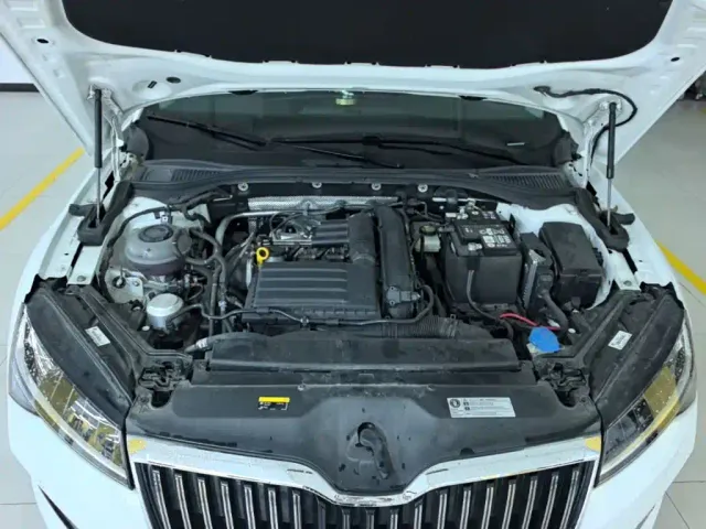 Skoda Superb — Фото автомобиля 19