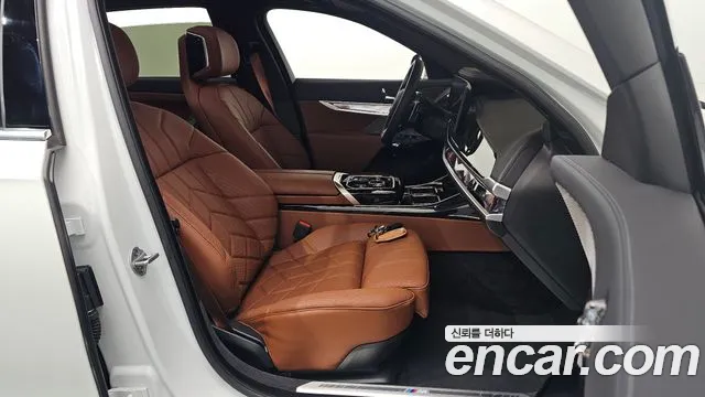 BMW 7 Series G70 — Фото автомобиля 16