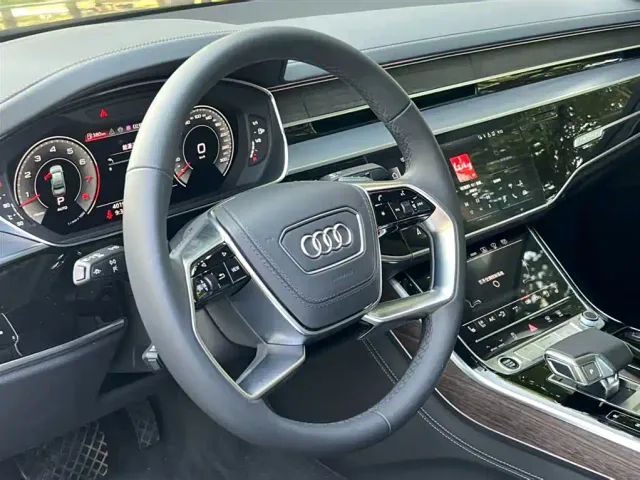 Audi A8 — Фото автомобиля 10