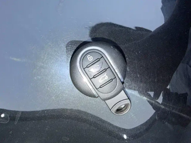 MINI Hatch — Фото автомобиля 16