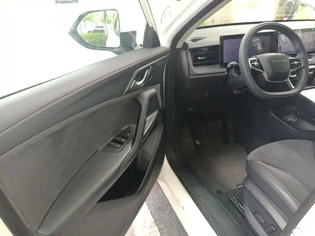 Roewe D5X DMH — Фото автомобиля 17