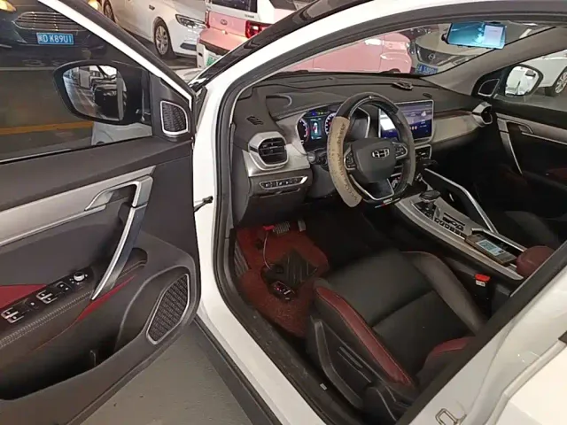 Geely Binyue — Фото автомобиля 15