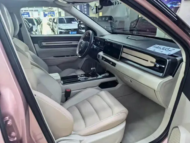 Geely ICON — Фото автомобиля 8