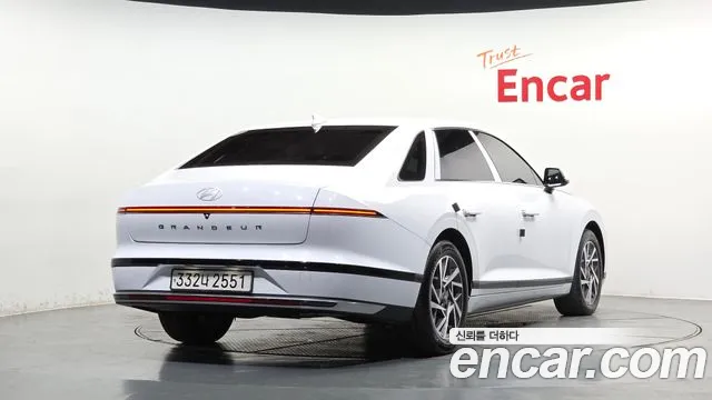 Hyundai Grandeur Grandeur (GN7) — Фото автомобиля 2