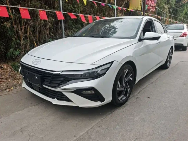 Фотография автомобиля — Hyundai Elantra