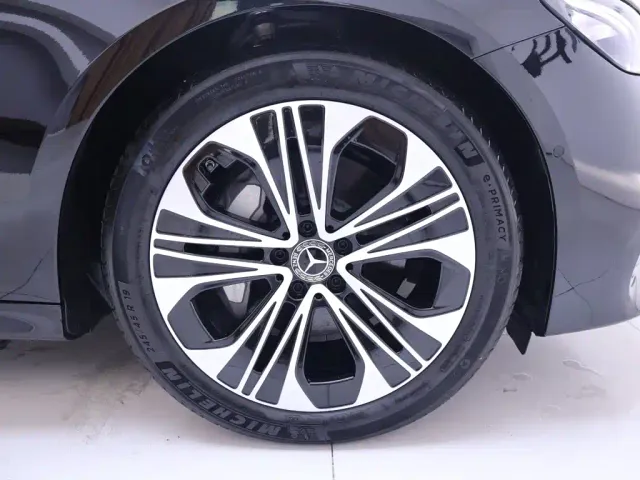 Mercedes-Benz E-Class — Фото автомобиля 6