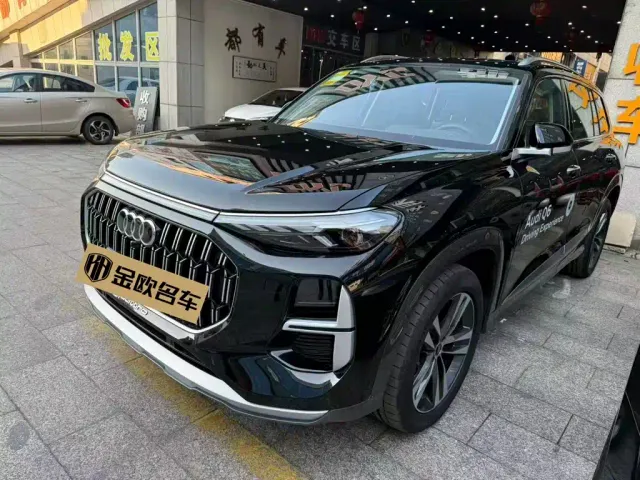 Фотография автомобиля — Audi Q6