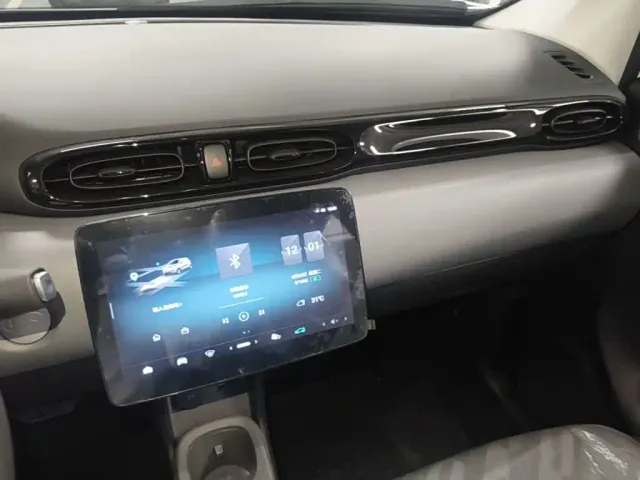 Leapmotor T03 — Фото автомобиля 12
