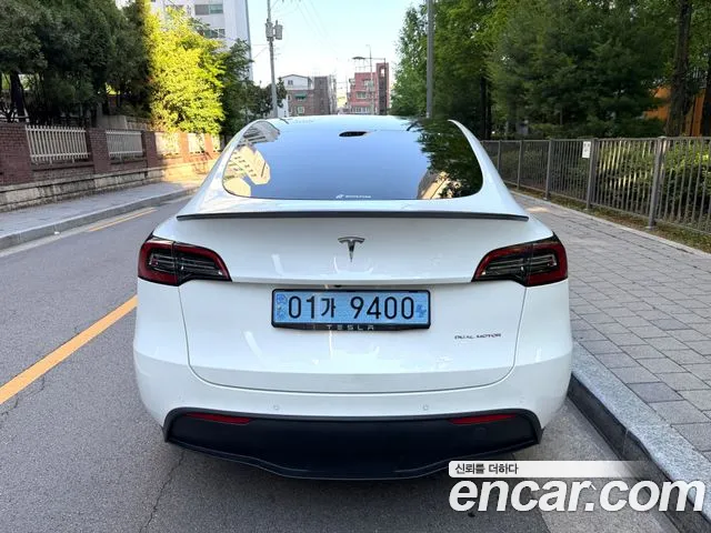 Tesla Model Y — Фото автомобиля 5