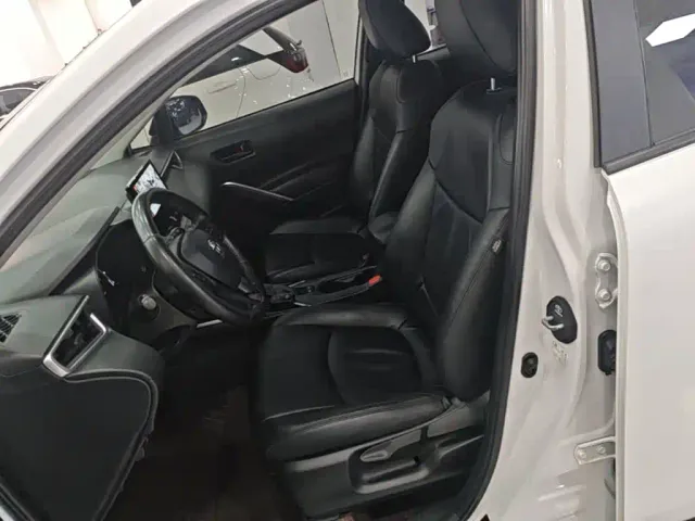 Toyota Corolla Cross — Фото автомобиля 14