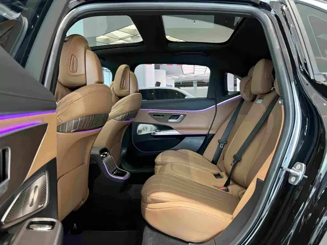 Mercedes-Benz E-Class — Фото автомобиля 5
