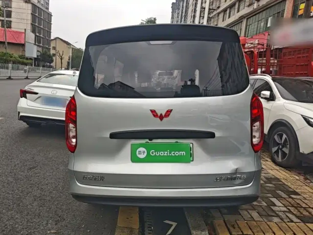 Wuling Hongguang — Фото автомобиля 5