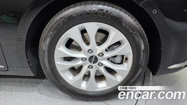 Kia K8 2.5 Бензин 2WD — Фото автомобиля 5