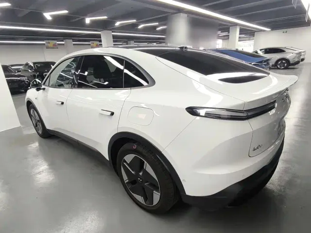 Onvo L60 — Фото автомобиля 4
