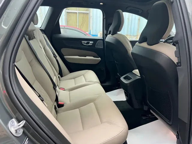 Volvo XC60 — Фото автомобиля 10