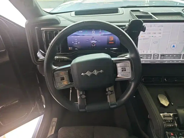 BYD FangChengBao Leopard 5 — Фото автомобиля 10