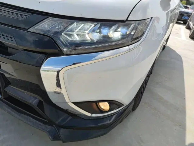 Mitsubishi Outlander — Фото автомобиля 23