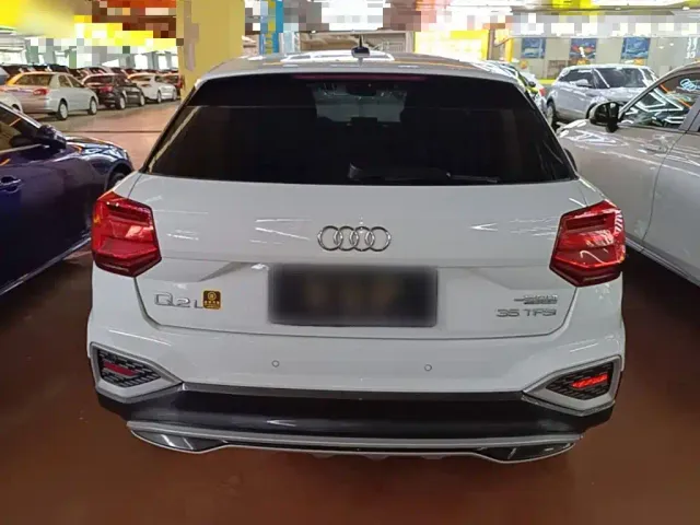 Audi Q2L — Фото автомобиля 5