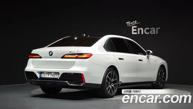 BMW 7 Series G70 — Фото автомобиля 2