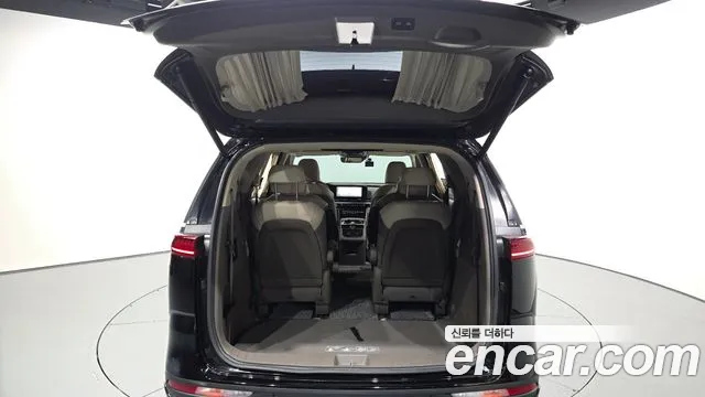 Kia Carnival Generation 4 — Фото автомобиля 26
