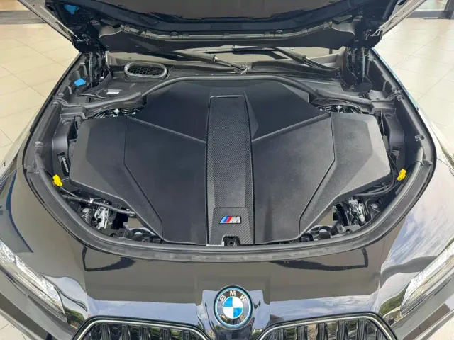 BMW i7 M70L — Фото автомобиля 7