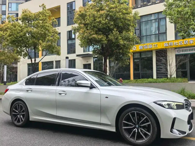 BMW 3 Series — Фото автомобиля 3