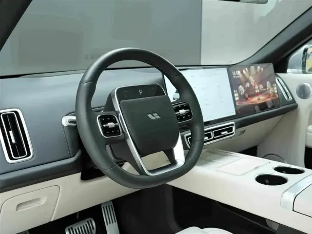 Li Auto L9 — Фото автомобиля 7