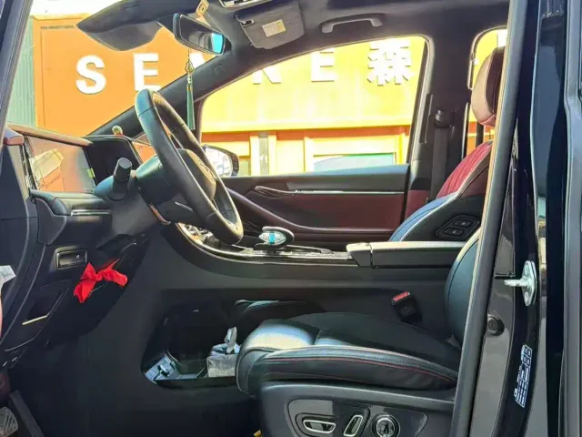 GAC Trumpchi M8 — Фото автомобиля 10