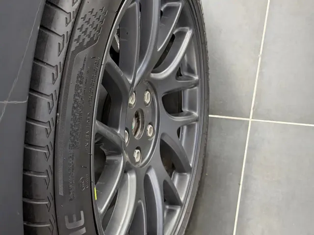 Tesla Model 3 — Фото автомобиля 9