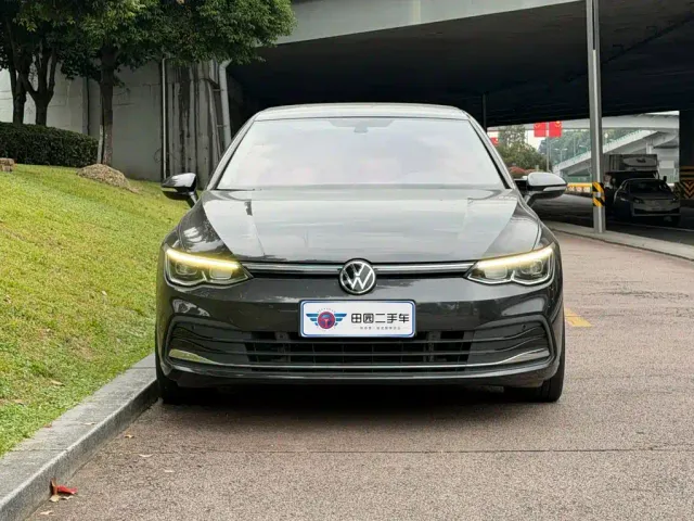 Volkswagen Golf — Фото автомобиля 2