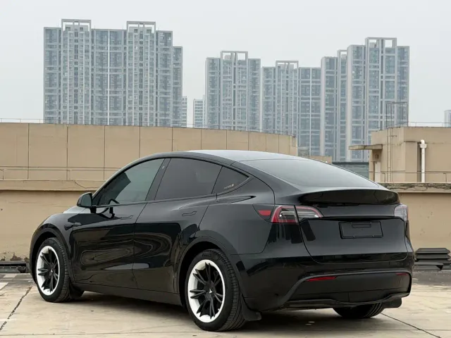 Tesla Model Y 2022 Facelift Rear-Wheel Drive Version — Фото автомобиля 6