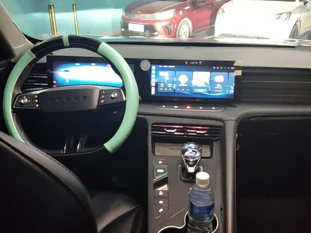 Roewe RX5 — Фото автомобиля 5