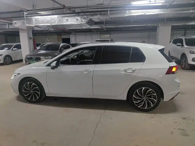 Volkswagen Golf — Фото автомобиля 4