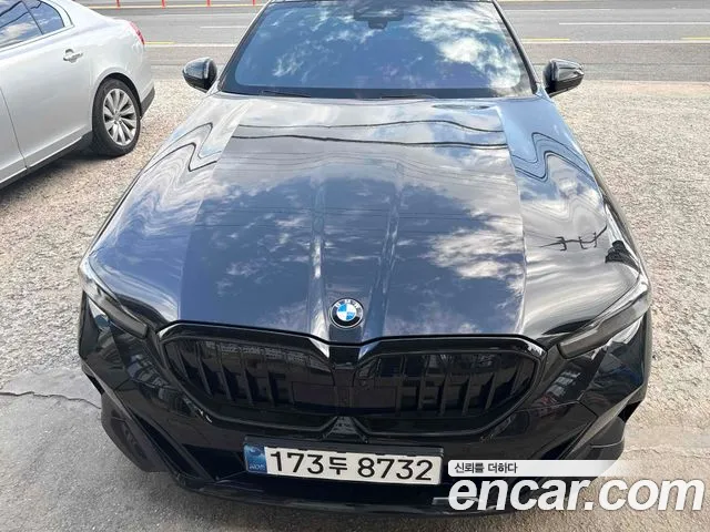 BMW 5 Series G60 — Фото автомобиля 3