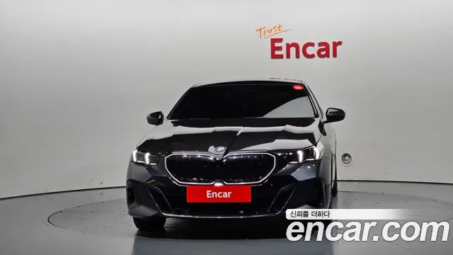 BMW i5 G60 — Фото автомобиля 3