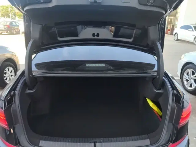 Volkswagen Passat — Фото автомобиля 18
