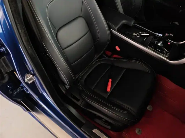 Jaguar XEL — Фото автомобиля 24