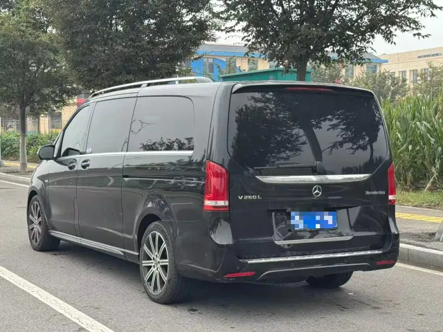 Mercedes-Benz V-Class — Фото автомобиля 2