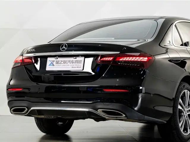 Mercedes-Benz E-Class — Фото автомобиля 7